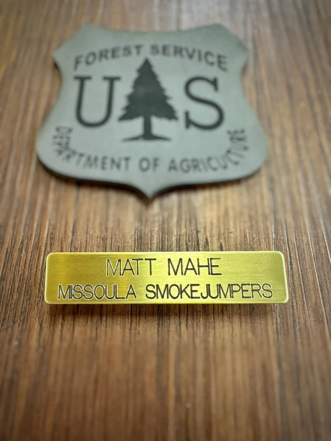 2 Post Name Tags: Choose from gold or silver