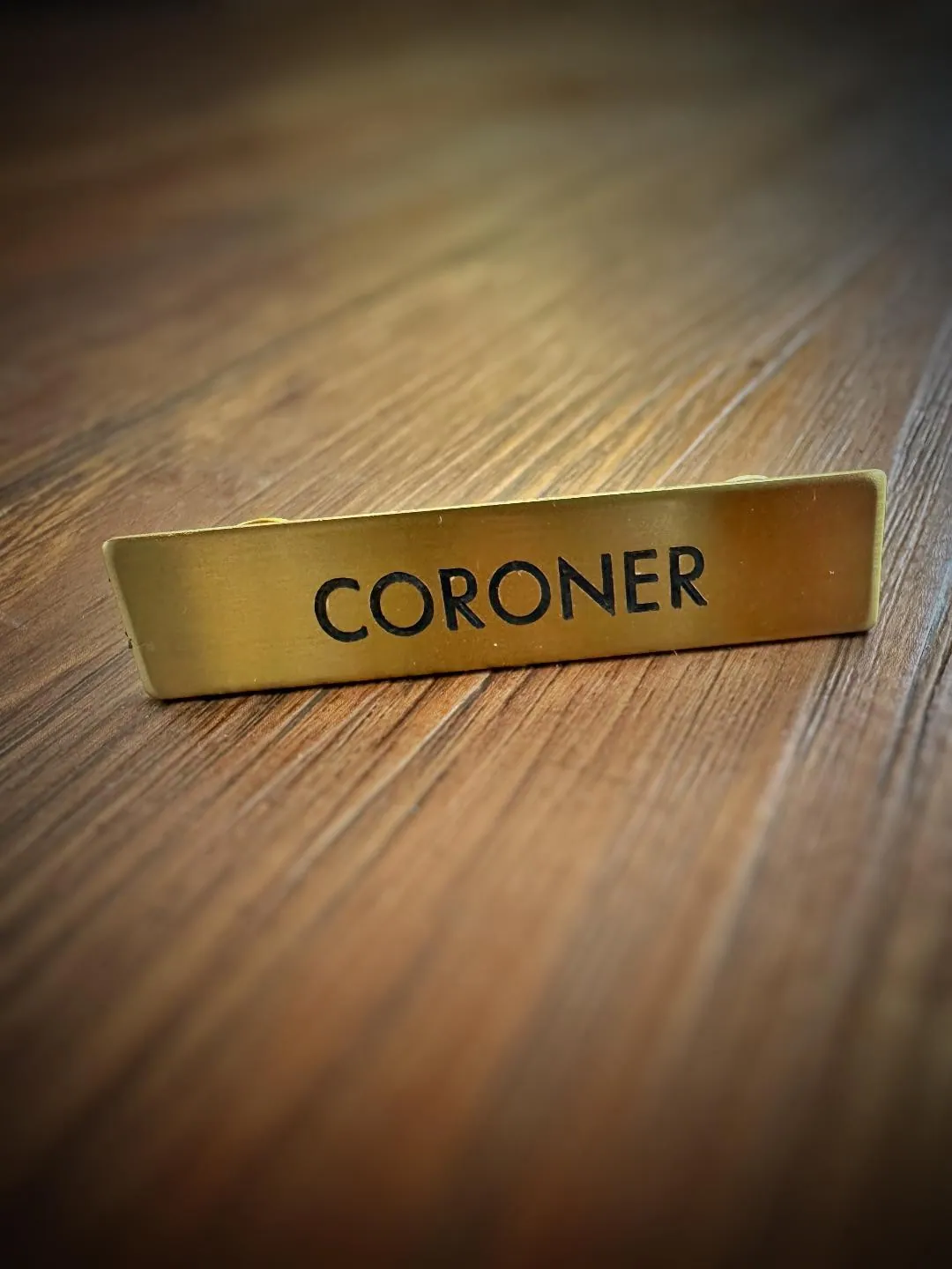 Gold Two Post , 2.375 x 0.5: Diamond engraved, gold metal sheriff name tag